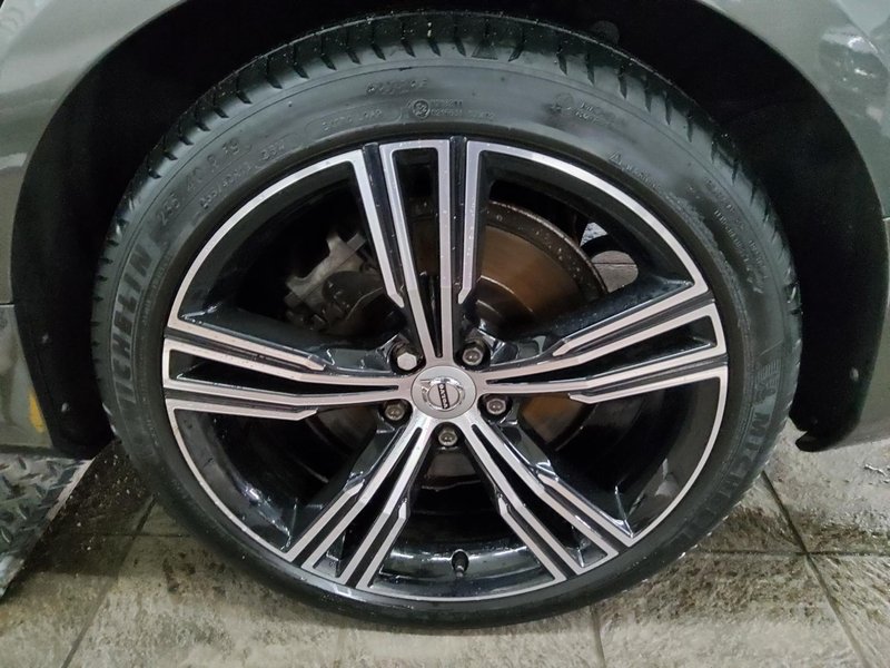 Volvo V60 T6 AWD Inscription automatik • Full LED • digitalni instrumenti — 11