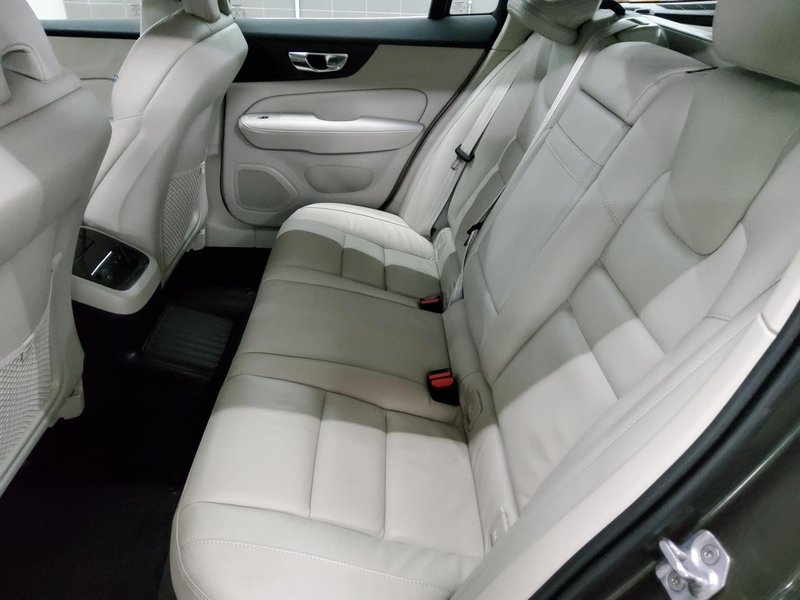 Volvo V60 T6 AWD Inscription automatik • Full LED • digitalni instrumenti — 13