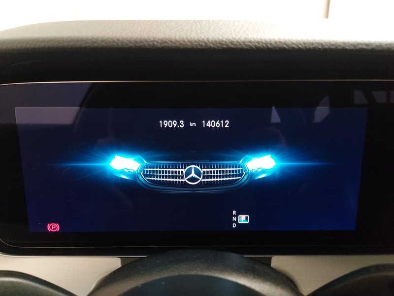 Mercedes-Benz E 220 d karavan automatik Avantgarde • grijano staklo — 21