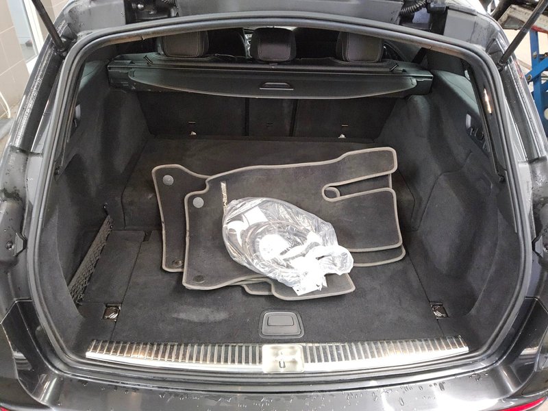 Mercedes-Benz E 300 de karavan automatik AMG Line • ACC • LED — 12