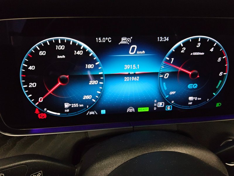 Mercedes-Benz E 300 de karavan automatik AMG Line • ACC • LED — 8