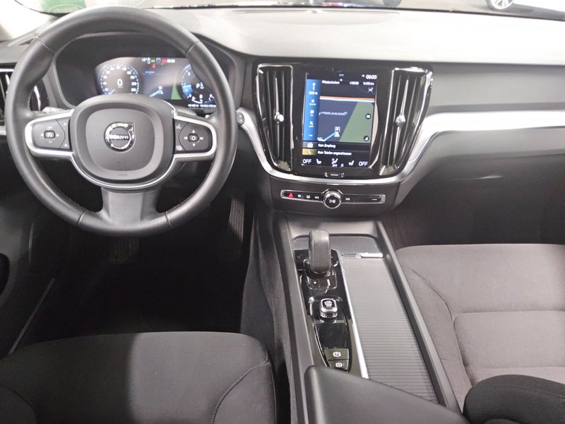 Volvo V60 B4 D automatik Momentum • ACC • kuka za vuču — 5