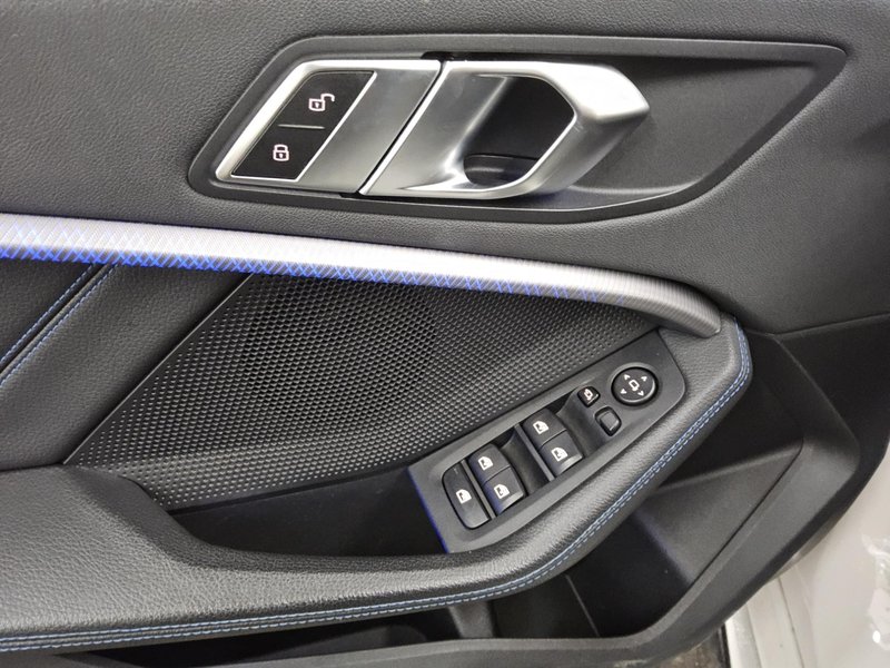 BMW 118d automatik M Sport • Full LED • digitalni instrumenti — 10