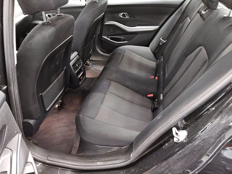 BMW 330i automatik Advantage • LED — 13