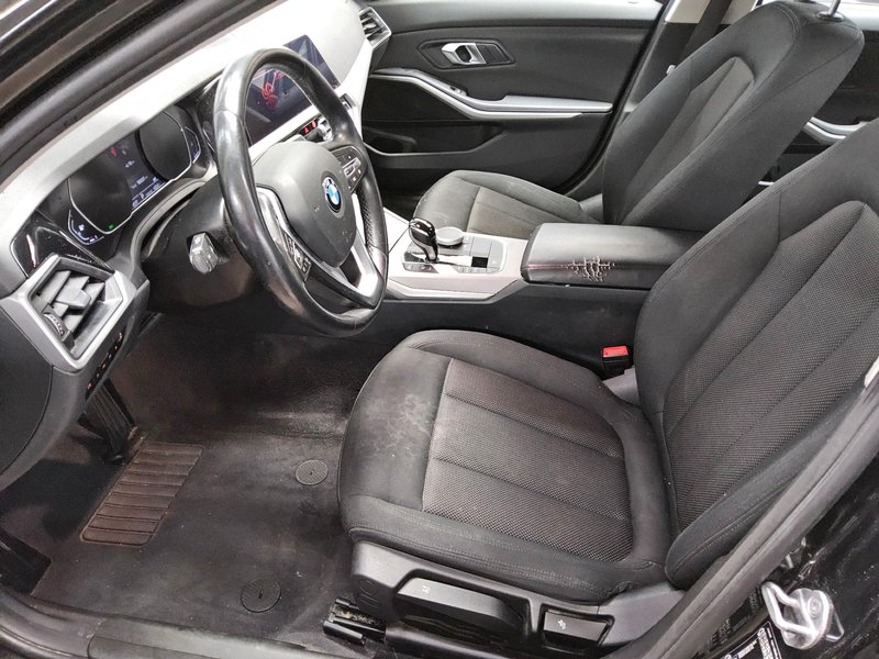 BMW 330i automatik Advantage • LED — 9