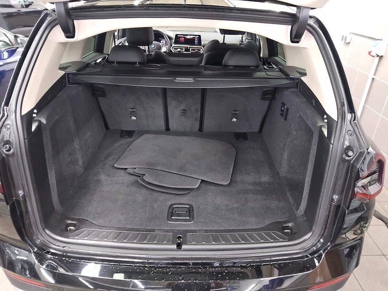 BMW X3 xDrive20d automatik • ACC • koža — 12