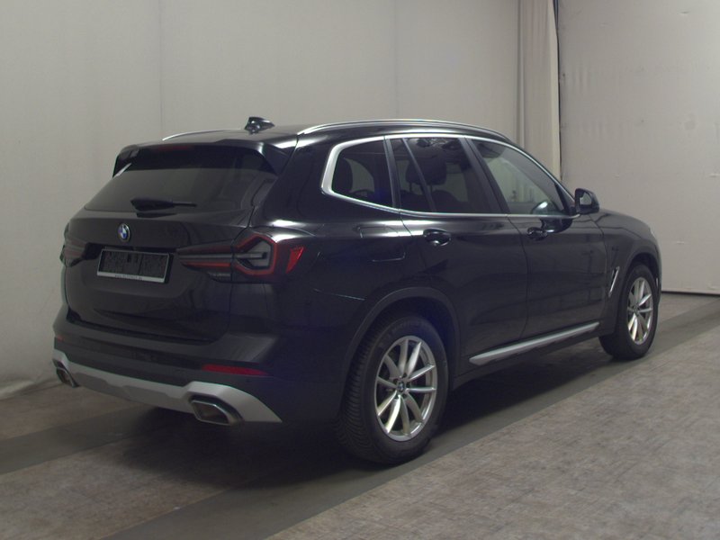 BMW X3 xDrive20d automatik • ACC • koža — 4