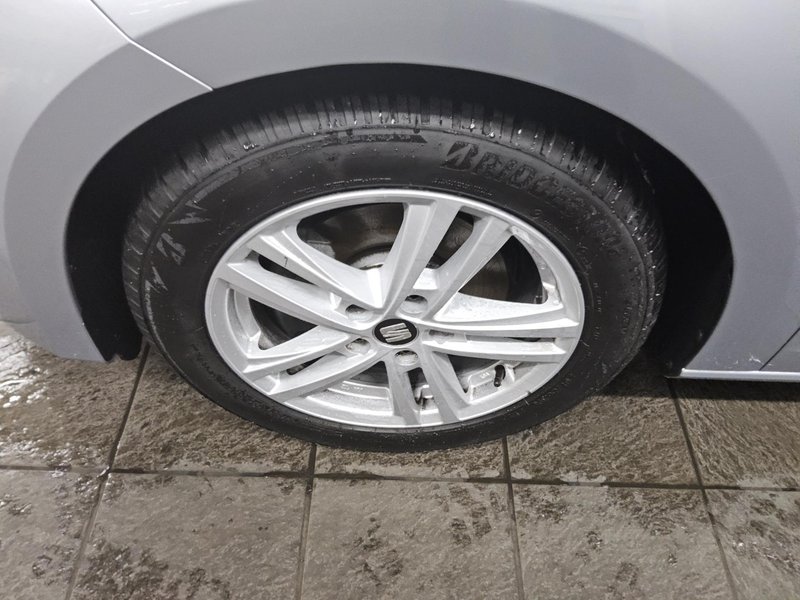 SEAT Leon 1.5 TSI automatik FR-Line • AHK • Full LED — 10