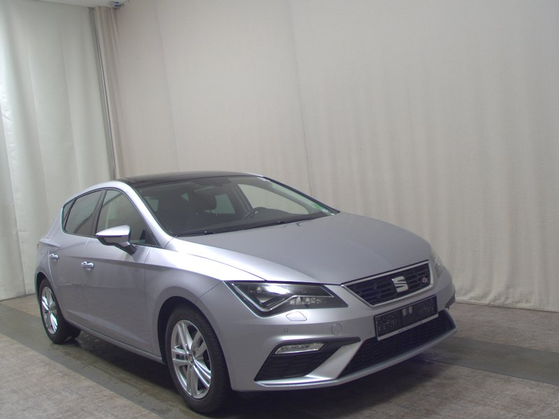 SEAT Leon 1.5 TSI automatik FR-Line • AHK • Full LED — 3