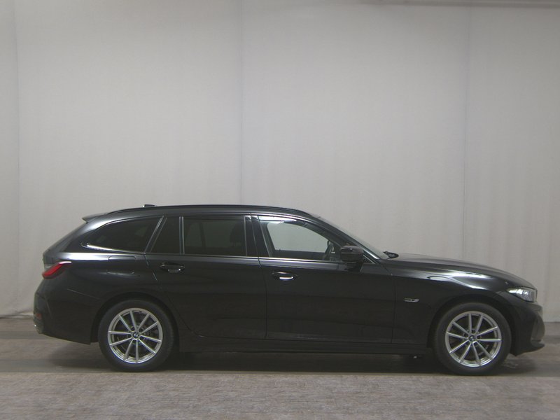 BMW 320e Touring automatik • LED • digitalni instrumenti