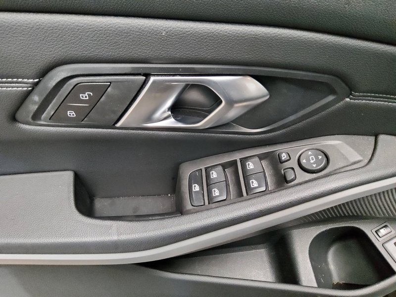 BMW 320e Touring automatik • LED • digitalni instrumenti — 10