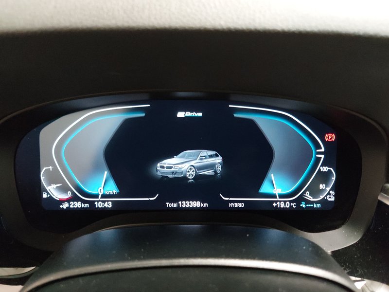 BMW 530e Touring M Sport automatik • ACC • Full LED — 20