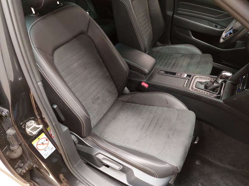 Volkswagen Passat Variant GTE 1.4 TSI automatik • panorama • 360° kamera — 10