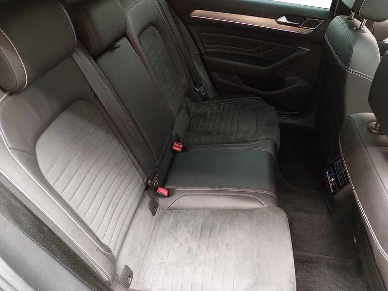 Volkswagen Passat Variant GTE 1.4 TSI automatik • panorama • 360° kamera — 12