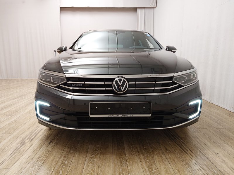 Volkswagen Passat Variant GTE 1.4 TSI automatik • panorama • 360° kamera — 9