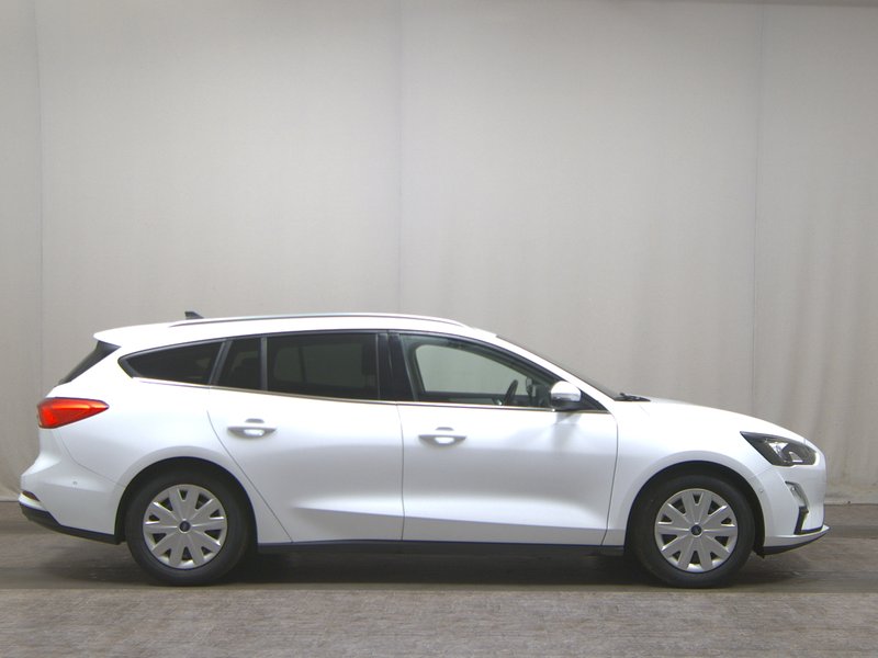 Ford Focus Turnier 1.5 EcoBlue automatik Cool&Connect • LED • Kuka za vuču (AHK)