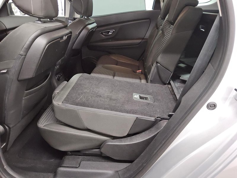 Renault Grand Scenic 1.7 BLUE dCi • Full LED — 12