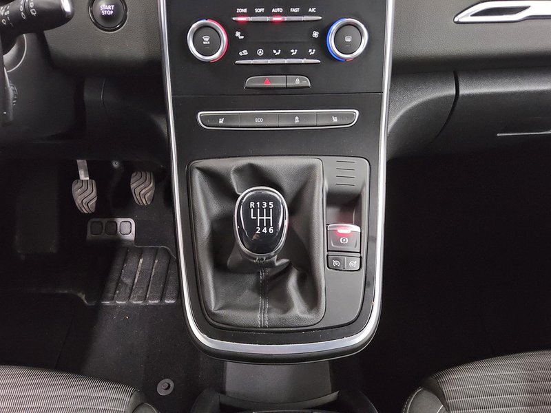 Renault Grand Scenic 1.7 BLUE dCi • Full LED — 6