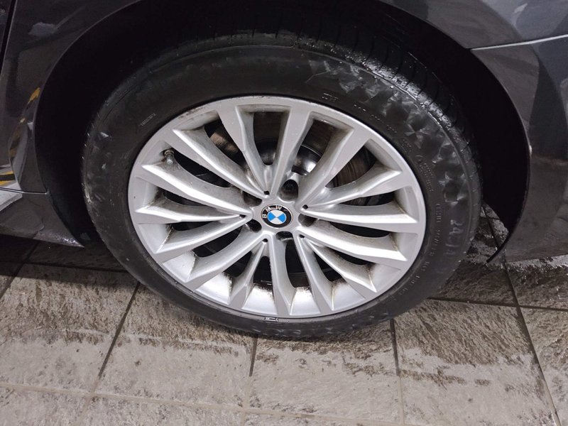 BMW 530i Touring automatik Luxury Line • ACC • koža — 11