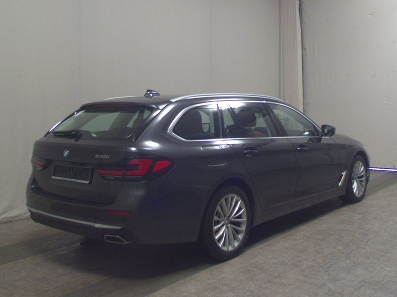 BMW 530i Touring automatik Luxury Line • ACC • koža — 4