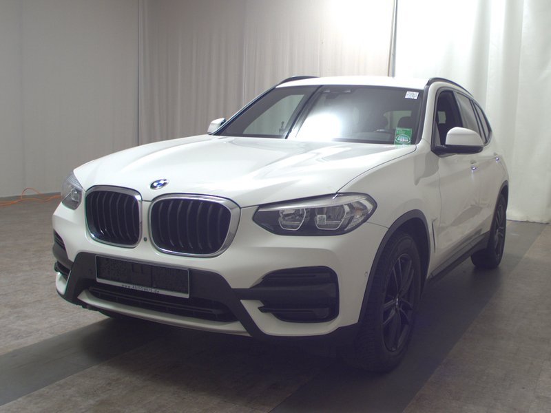 BMW X3 xDrive20d automatik Advantage • 360° kamera • Full LED — 2