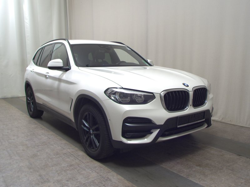 BMW X3 xDrive20d automatik Advantage • 360° kamera • Full LED — 3