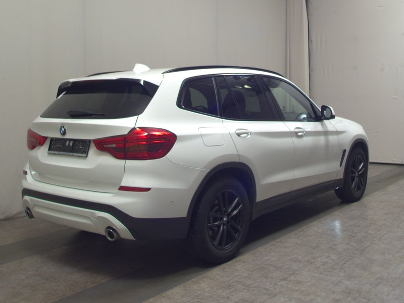 BMW X3 xDrive20d automatik Advantage • 360° kamera • Full LED — 4