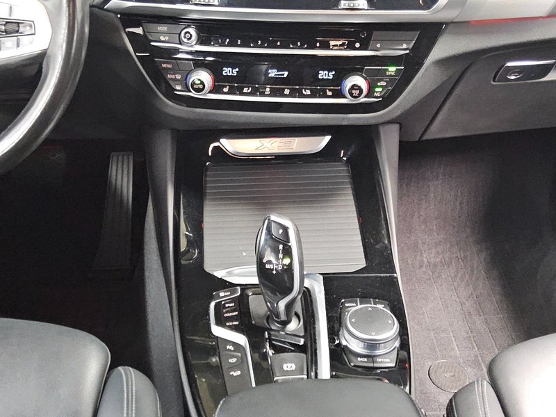 BMW X3 xDrive20d automatik Advantage • 360° kamera • Full LED — 6