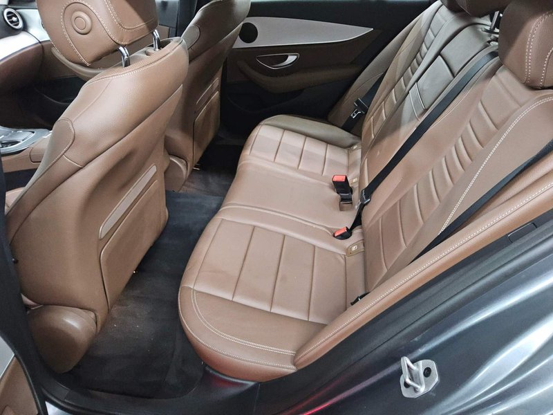 Mercedes-Benz E 300 de karavan automatik AMG Line • 360° kamera • LED — 13