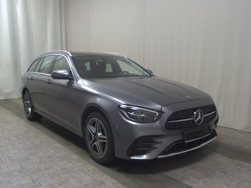 Mercedes-Benz E 300 de karavan automatik AMG Line • 360° kamera • LED — 3