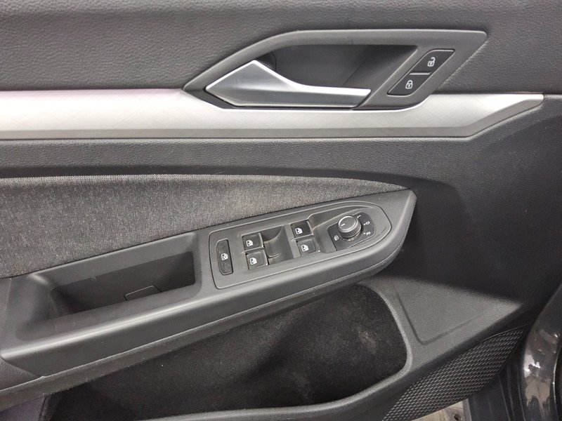 Volkswagen Golf 8 Variant 2.0 TDI automatik Life • ACC • Full LED — 10