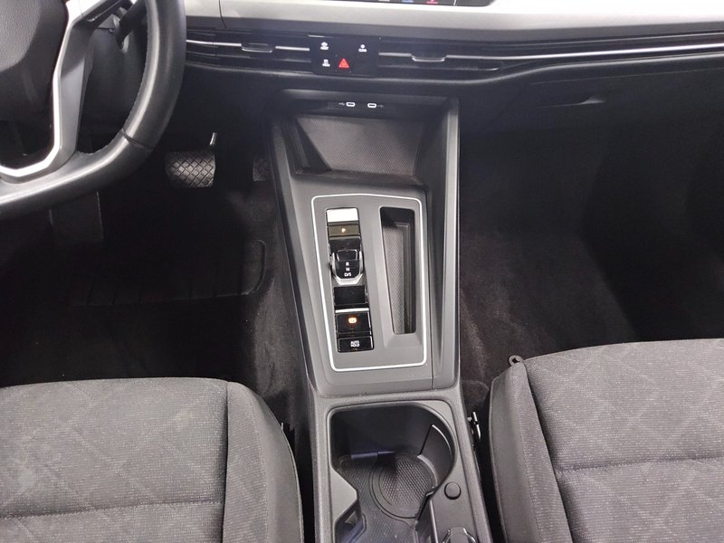 Volkswagen Golf 8 Variant 2.0 TDI automatik Life • ACC • Full LED — 6