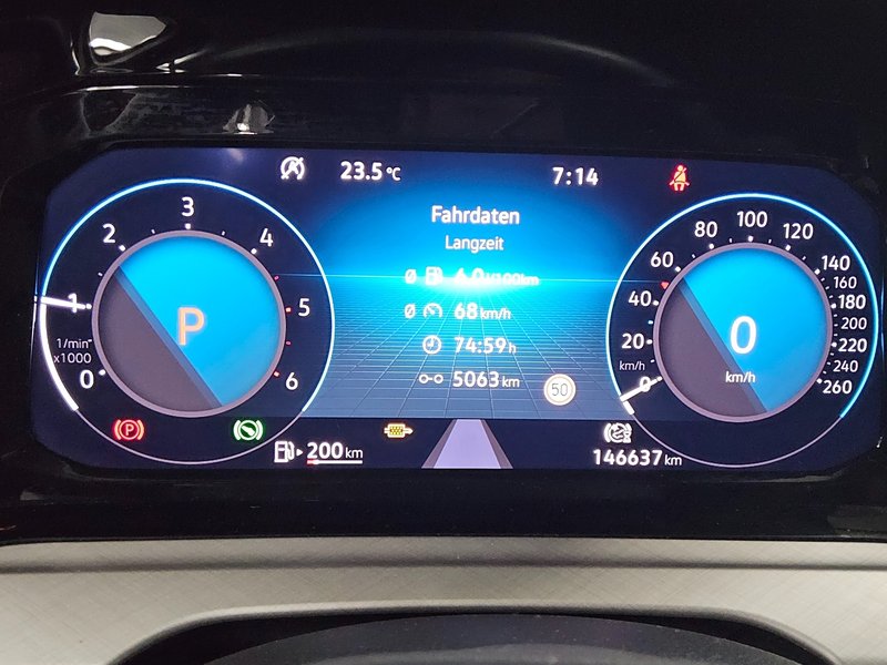 Volkswagen Golf 8 Variant 2.0 TDI automatik Life • ACC • Full LED — 8