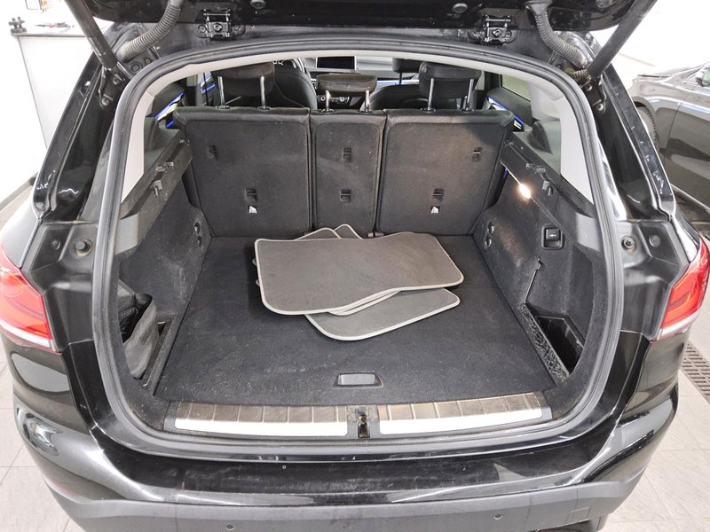 BMW X1 sDrive18d automatik xLine • koža • LED — 11