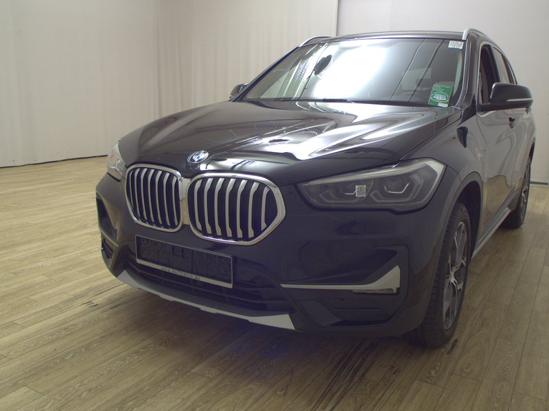 BMW X1 sDrive18d automatik xLine • koža • LED — 2