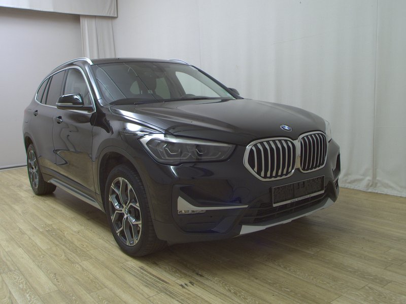 BMW X1 sDrive18d automatik xLine • koža • LED — 3
