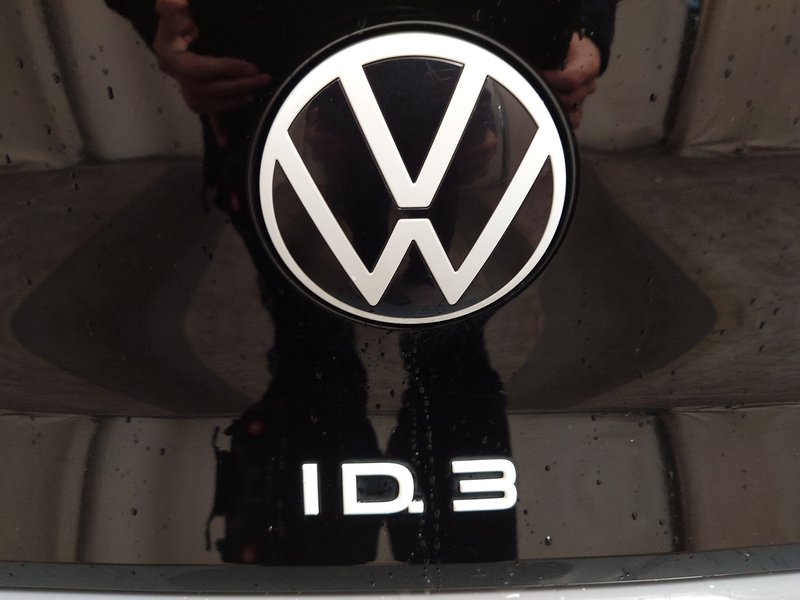 Volkswagen ID.3 Pro Performance • Full LED — 17
