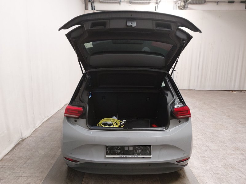 Volkswagen ID.3 Pro Performance • Full LED — 18