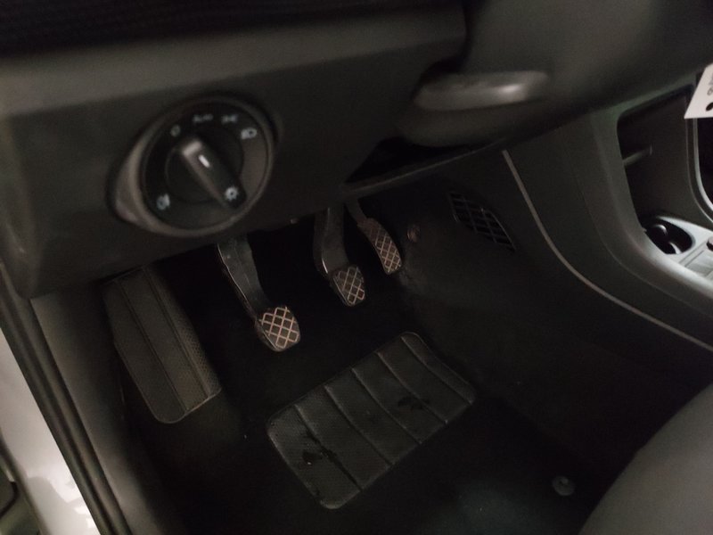 Volkswagen up! 1.0 Move • senzori straga • Kamera za parkiranje — 7