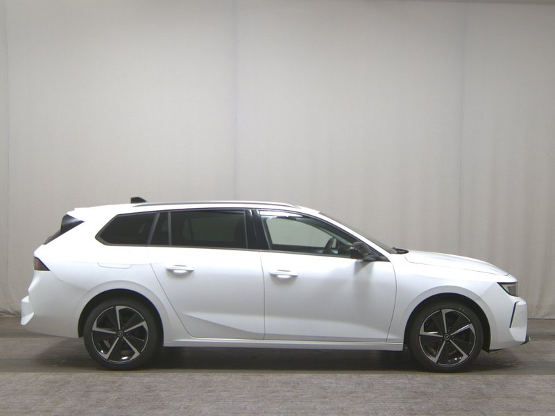Opel Astra Sports Tourer 1.5 D Business Elegance • Full LED
