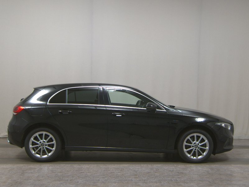 Mercedes-Benz A 250 e automatik Progressive • AHK • bežično punjenje