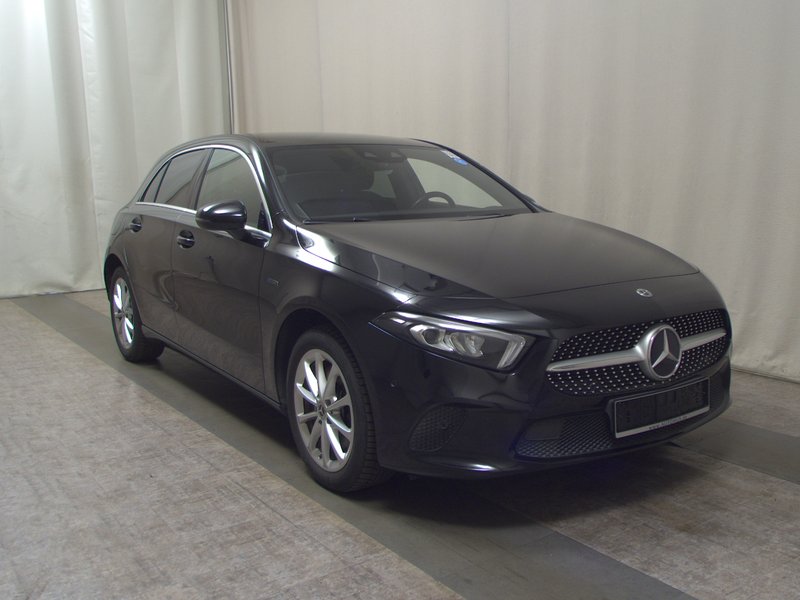 Mercedes-Benz A 250 e automatik Progressive • AHK • bežično punjenje — 3