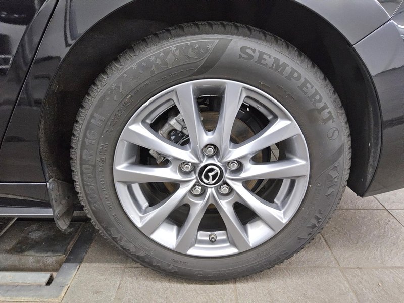 Mazda 3 SKYACTIV-G 2.0 M-Hybrid Prime automatik • HUD • Full LED — 10
