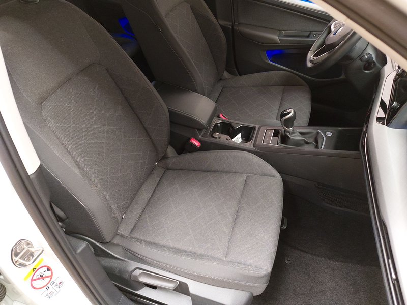 Volkswagen Golf Variant 2.0 TDI Life • ACC • bežično punjenje — 10