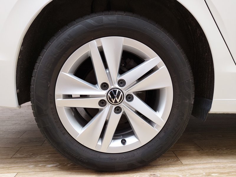 Volkswagen Golf Variant 2.0 TDI Life • ACC • bežično punjenje — 8
