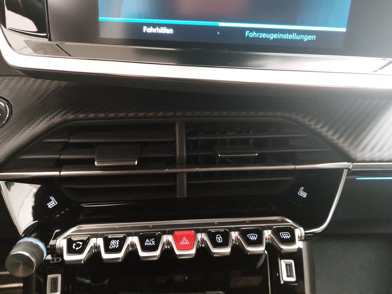 Peugeot 2008 GT-Line • LED — 15