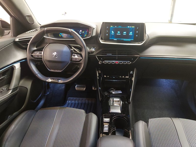 Peugeot 2008 GT-Line • LED — 17