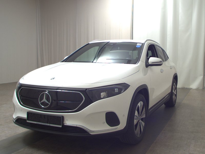 Mercedes-Benz EQA 300 4MATIC Progressive • digitalni instrumenti • LED — 2