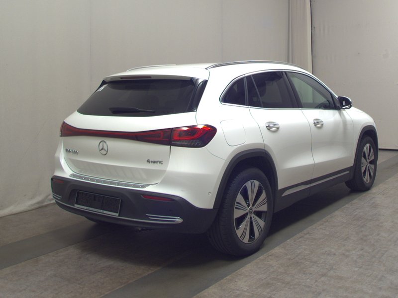 Mercedes-Benz EQA 300 4MATIC Progressive • digitalni instrumenti • LED — 4
