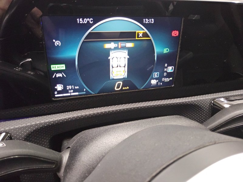 Mercedes-Benz A 250 e automatik AMG Line • LED — 10